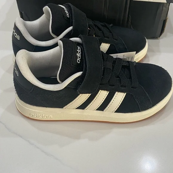Kids Adidas Grand Court Sneakers in Black - Picture 5 of 7